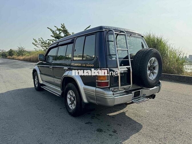 Mitsubishi Pajero 2000 3.0 AT - 225000 km