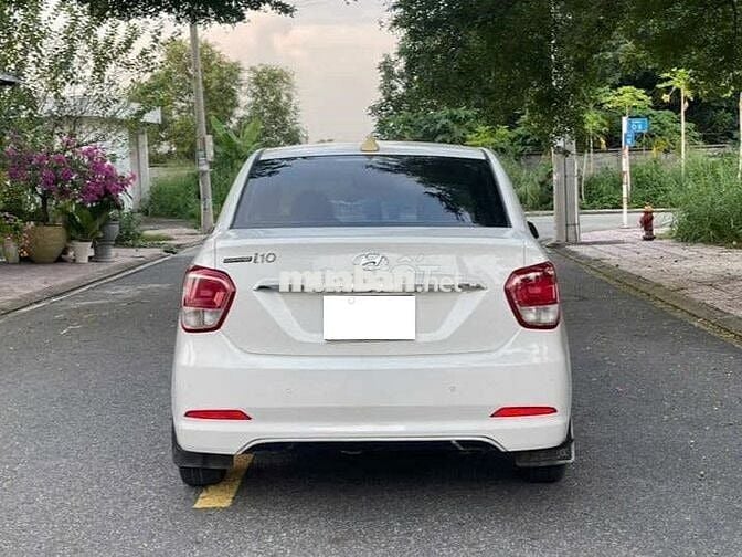 Hyundai i10 Sedan MT bản đủ ĐKi 2017 màu trắng
