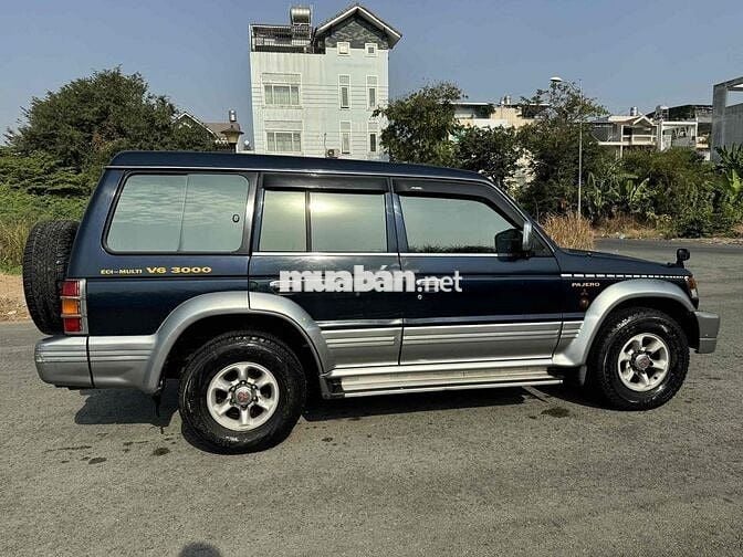 Mitsubishi Pajero 2000 3.0 AT - 225000 km