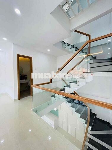 CHO THUÊ NHÀ MỚI XÂY 378C VÕ VĂN TẦN QUẬN 3 - 4 TẦNG - GIÁ SIÊU RẺ