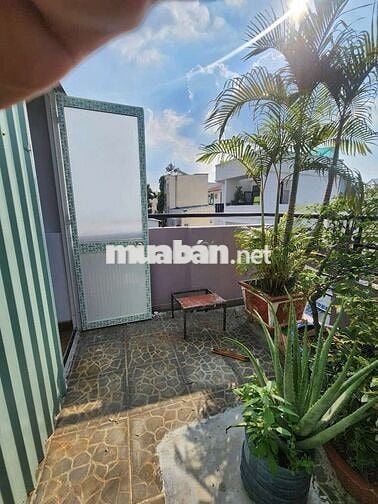 Giảm 700tr bán nhà 77m2, hẻm 6m, 3 tầng, thu 15tr đường Quang Trung