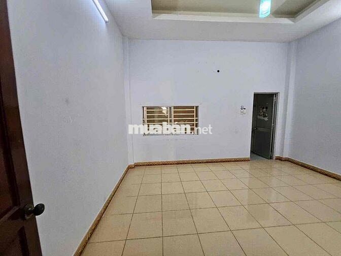 Chính chủ kẹt tiền bán gấp nhà phan huy ich dt 4,5 x15 trệt 3 thông