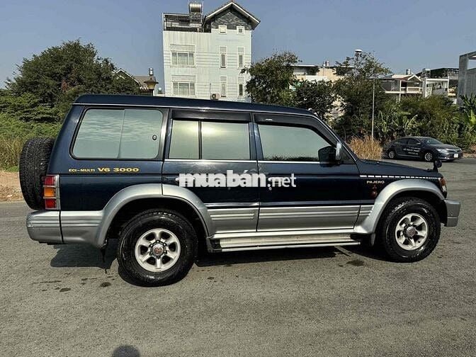 Mitsubishi Pajero 2000 3.0 AT - 225000 km