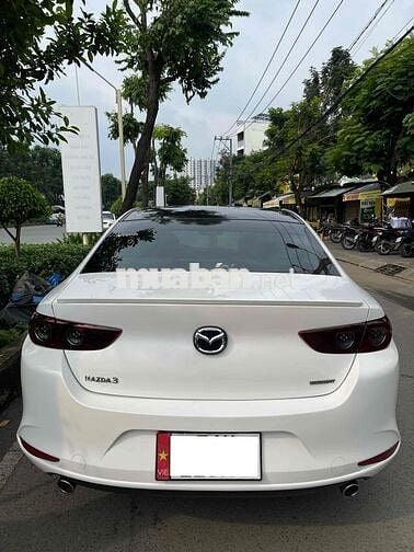 Mazda 3 2020 Sedan 1.5L Deluxe - 70000 km