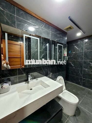 Cho thuê căn 2pn - 3pn, FULL nội thất, ngay trung tâm ĐN giá cực rẻ