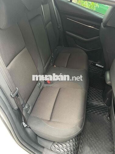 Mazda 3 2020 Sedan 1.5L Deluxe - 70000 km