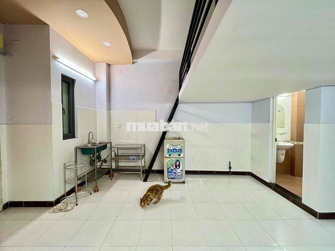 Cho Thuê Phòng Gác Balcon 40m2 4ng ở Ngay Hoà Hưng Toà Viettel Q10