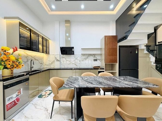 ⭐️Nhà 3 Lầu Mặt tiền kinh doanh tuyệt đẹp Cao cấp Nguyễn Duy Cung, P12