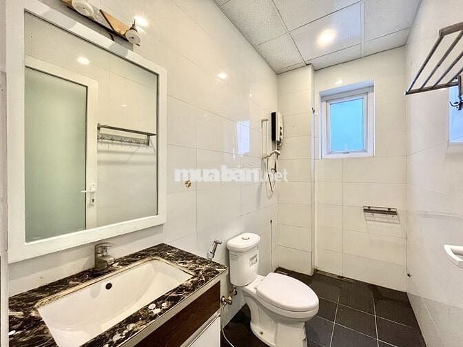 Căn Hộ Ban Công - Ngay Tân Cảng D1, Gần Đh Hutech Bình Thạnh