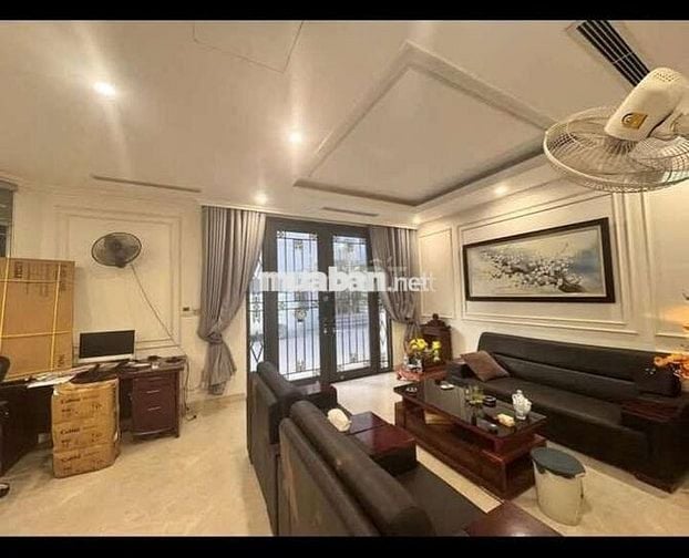 Tôi cần bán nhà lô góc KĐT Văn Quán, 6tầng thang máy full nội thất.