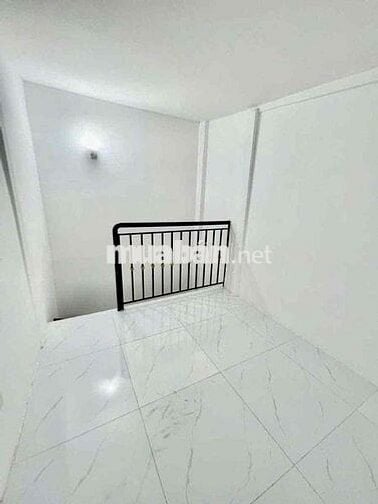 Bán nhà gần trường đại học Kinh tế quốc Dân  hơn 4 tỷ 21m  5 tầng 3 ng