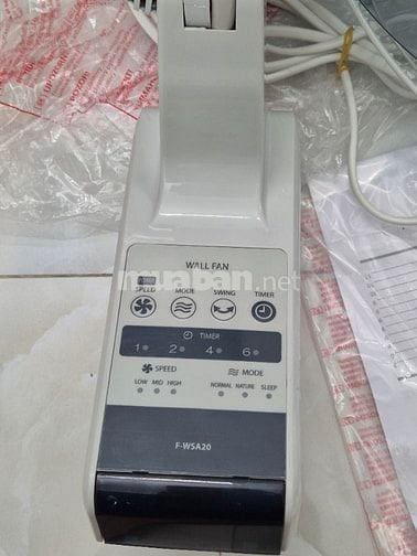 Quạt Toshiba WSA20(H)VN mới 99%
