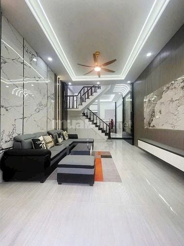 Nhượng gấp nhà 3 tầng Bùi Thị Xuân, quận 1, 44m2 SHR giá 4 tỷ 150 TL