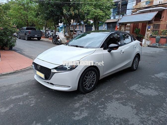 Mazda 2 Luxury 2021 số tự động màu trắng