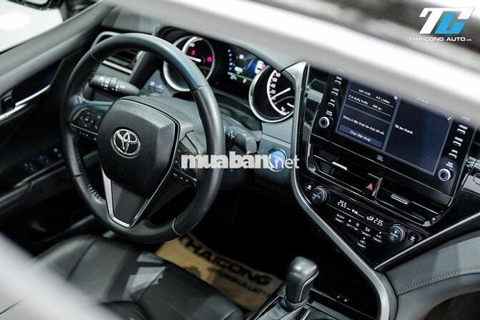 Toyota Camry 2.5HV 2022 nhập Thái giữ kỹ như mới