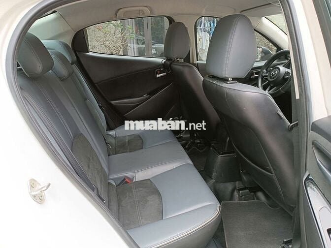 Mazda 2 Luxury 2021 số tự động màu trắng