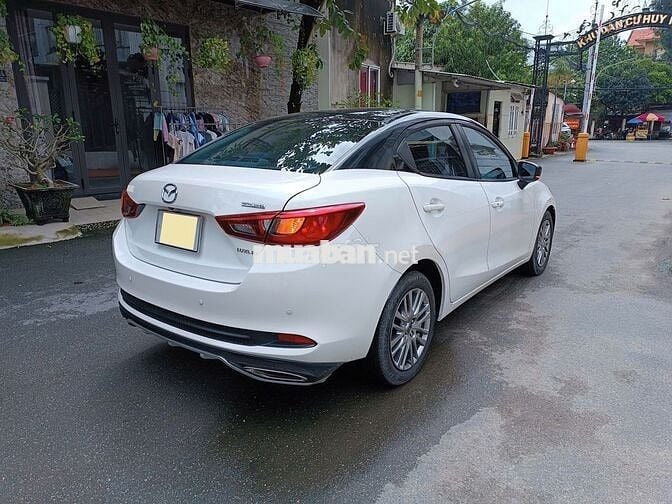 Mazda 2 Luxury 2021 số tự động màu trắng
