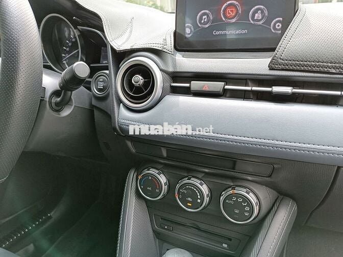 Mazda 2 Luxury 2021 số tự động màu trắng