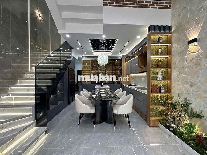 Diện tích sàn 270m2 nhà 3 tầng full nội thất Hoà Xuân