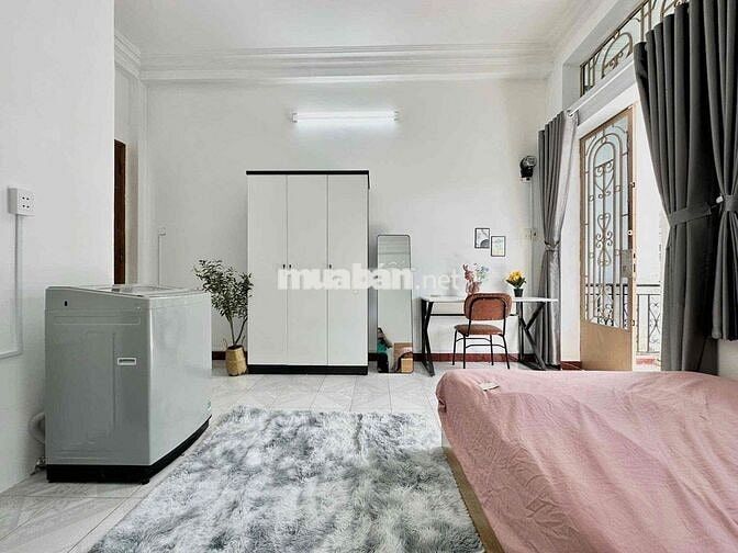 CHO THUÊ CĂN HỘ STUDIO BAN CÔNG LỚN - PHÒNG ĐẸP
