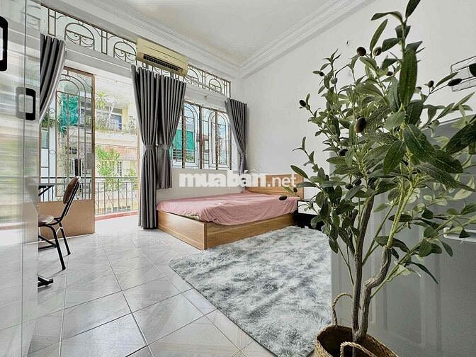 CHO THUÊ CĂN HỘ STUDIO BAN CÔNG LỚN - PHÒNG ĐẸP