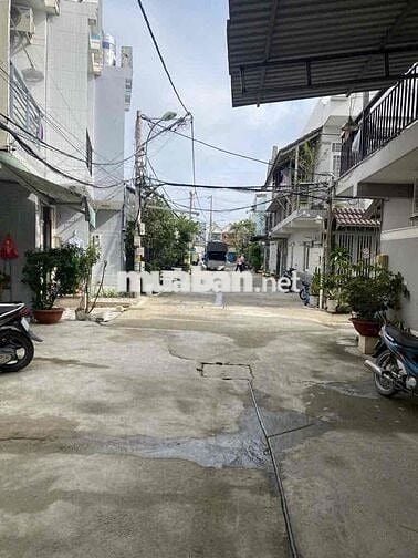 Bán Nhà hẻm xe hơi, ngay cầu Long Kiển đg Lê Văn Lương