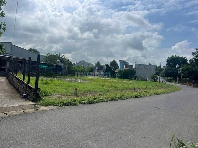 Bán đất xuyên mộc gần 1.3 ha - có sẵn thổ cư 200m2, 85 mặt tiền nhựa