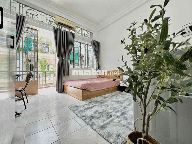 CHO THUÊ CĂN HỘ STUDIO BAN CÔNG LỚN - PHÒNG ĐẸP
