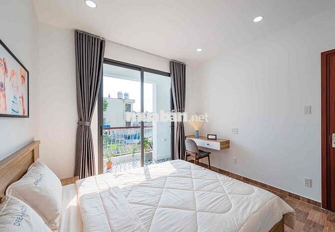 Cho Thuê Căn Hộ Chung Cư 2 Phòng Ngủ Ban Công Ngay Bộ Công An Quận 1