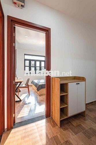 Cho Thuê Căn Hộ Chung Cư 2 Phòng Ngủ Ban Công Ngay Bộ Công An Quận 1