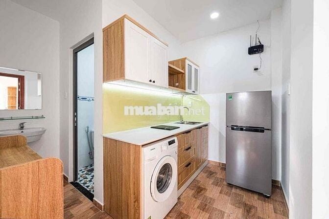 Cho Thuê Căn Hộ Chung Cư 2 Phòng Ngủ Ban Công Ngay Bộ Công An Quận 1