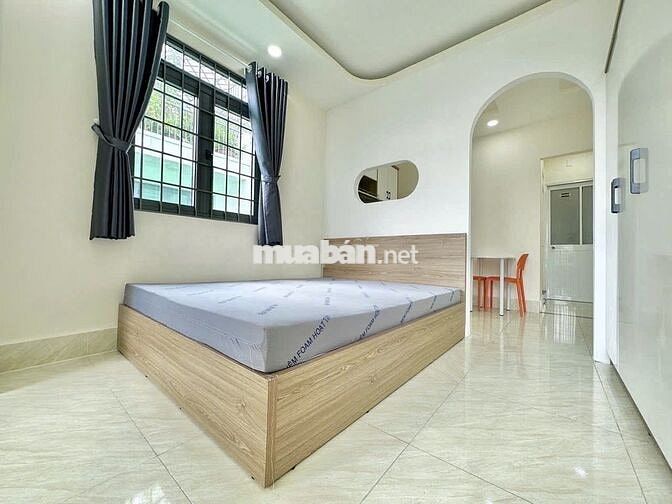 CHO THUÊ STUDIO BAN CÔNG 35M2 MÁY GIẶT RIÊNG GẦN CẦU CÔNG LÝ MỚI 100%