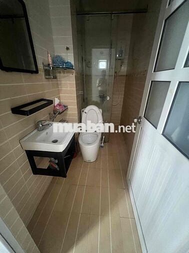 CẦN CHO THUÊ GẤP NHÀ GÓC HAI MẶT TIỀN HOA ĐÀO P2 Q PHÚ NHUẬN