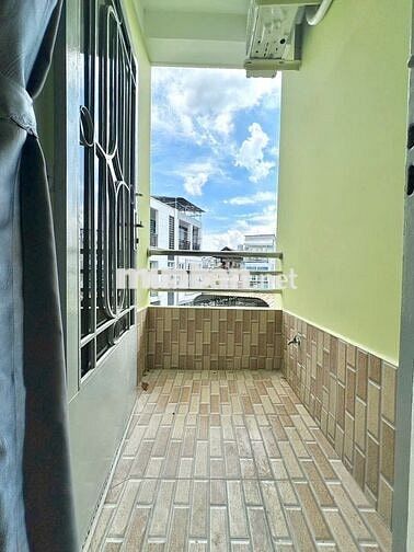 CHO THUÊ STUDIO BAN CÔNG 35M2 MÁY GIẶT RIÊNG GẦN CẦU CÔNG LÝ MỚI 100%