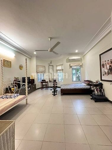 NHÀ MẶT ĐƯỜNG Ô TÔ TRÁNH ĐỖ VỈA HÈ, AN NINH TỐT VỚI NHIỀU TIỆN ÍCH 