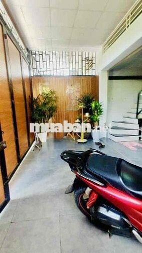 SIÊU PHẨM - NHÀ MẶT TIỀN RỘNG 10M - ĐƯỜNG NHỰA Ô TÔ TRÁNH NHAU - BH-BC