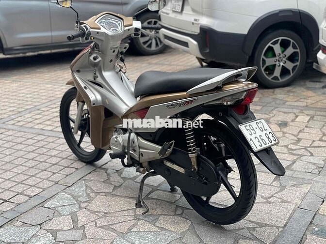 Tay ga Rsx AT Fi 2011 trả trc 4tr9 nhận xe