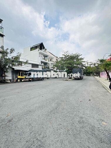 SIÊU PHẨM - NHÀ MẶT TIỀN RỘNG 10M - ĐƯỜNG NHỰA Ô TÔ TRÁNH NHAU - BH-BC
