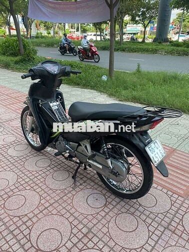 Kẹt tiền cần bán xe ,lh ***