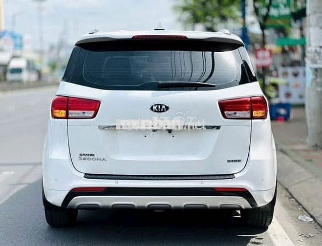 KIA SEDONA 2018 full Dầu