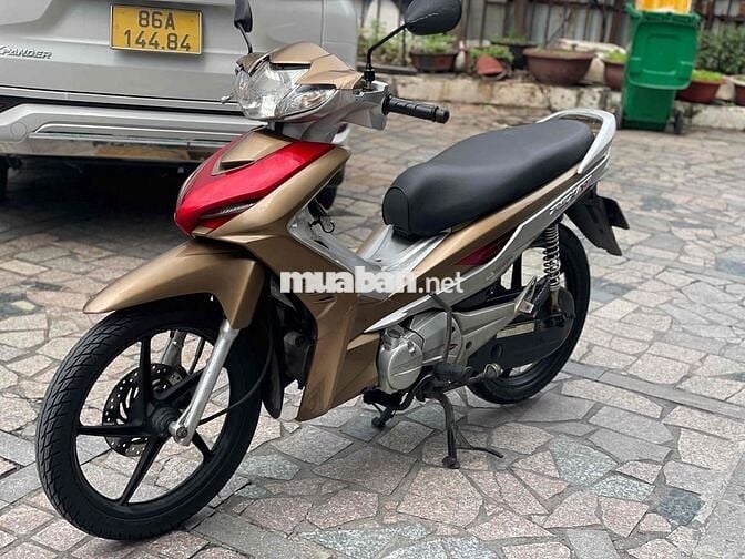 Tay ga Rsx AT Fi 2011 trả trc 4tr9 nhận xe