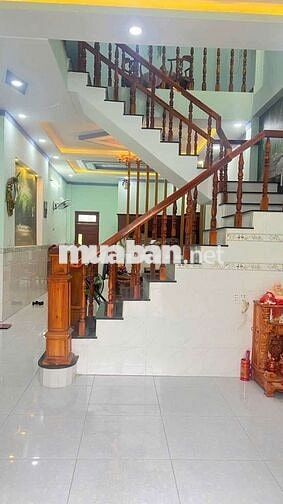 Nhà e về quê bán nhà tặng nội thất