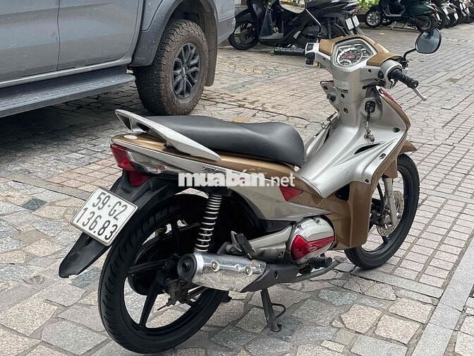 Tay ga Rsx AT Fi 2011 trả trc 4tr9 nhận xe