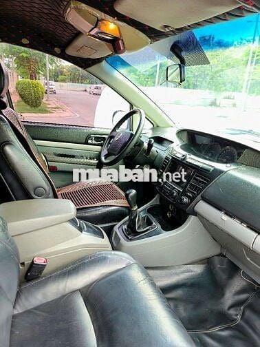 ssangyong stavic  không niên hạn 
Máy dầu  xe van