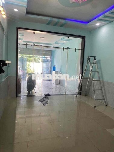 Nhà 4x18 hẻm xe hoi 1 trục bờ kè