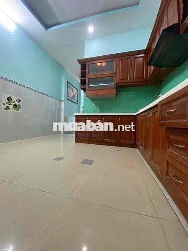 Nhà 4x18 hẻm xe hoi 1 trục bờ kè