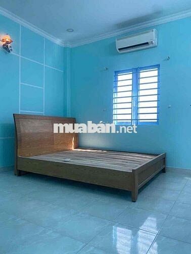 Nhà 4x18 hẻm xe hoi 1 trục bờ kè