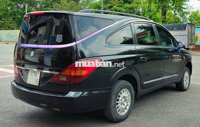 ssangyong stavic  không niên hạn 
Máy dầu  xe van