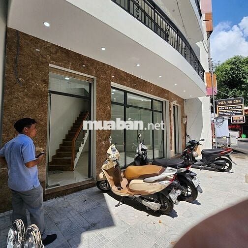 !***!-chỉ 11 tỷ- MTKD Nguyễn Thái Bình- Ngang hiếm 10m-3 tầng mới