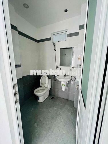 Nhà Hẻm Rộng Xe Tải DT 180m2 1Trệt 2Lầu 4Pn 4Wc Gần Chợ Cầu Đồng